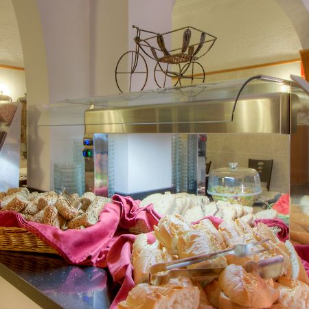 Hotel Roca Bella Es Pujols Luaran gambar