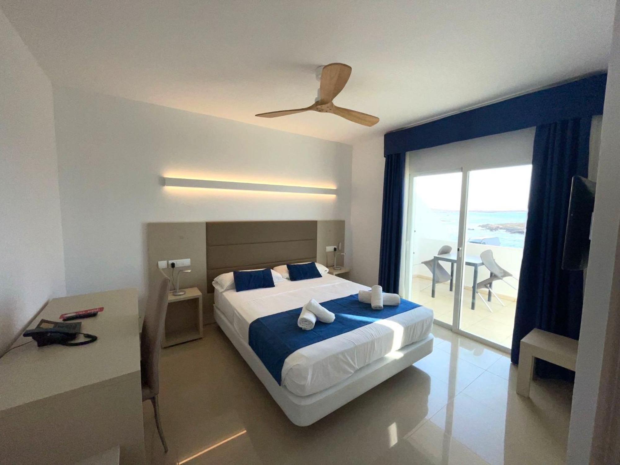 Hotel Roca Bella Es Pujols Luaran gambar