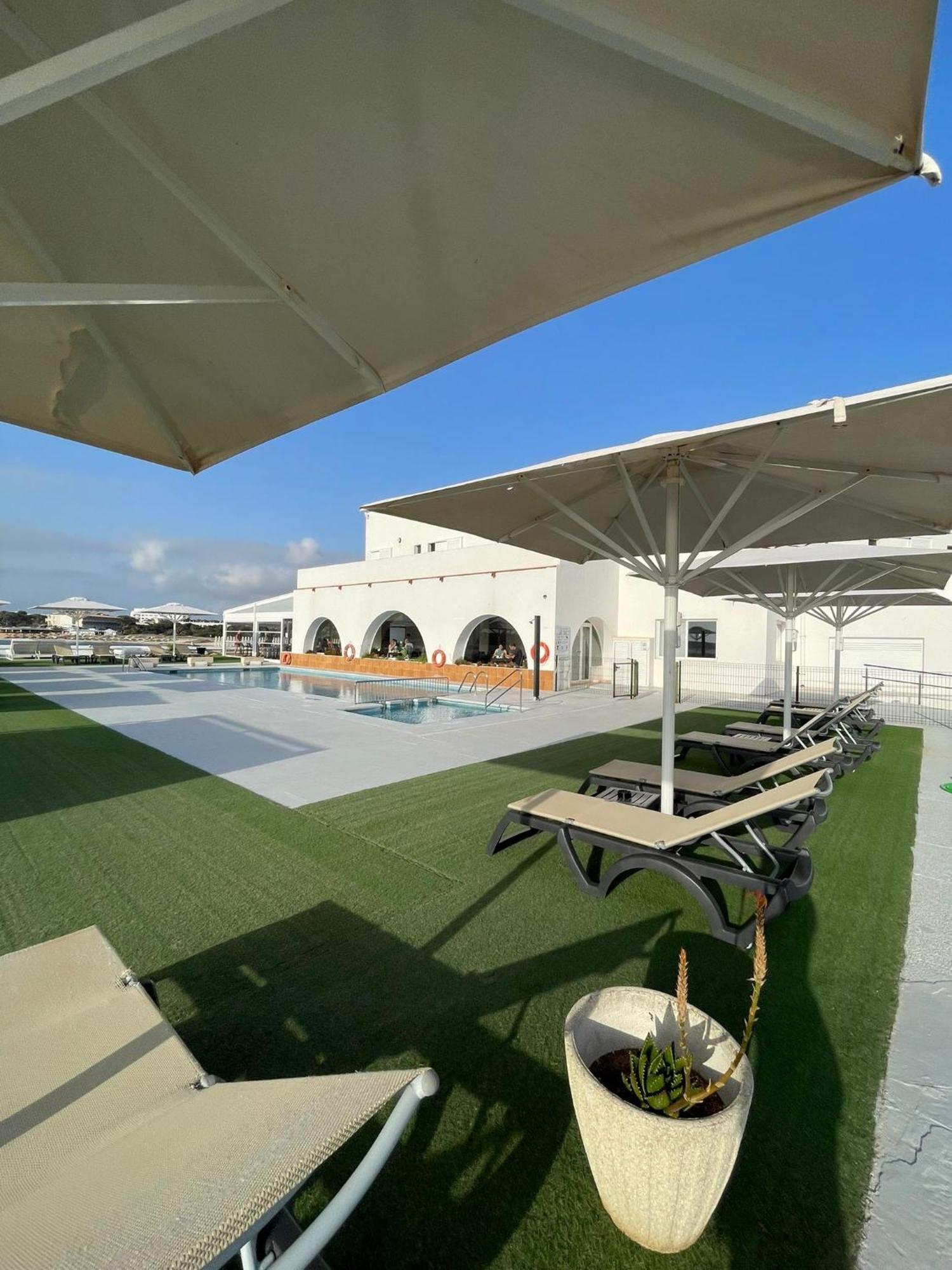 Hotel Roca Bella Es Pujols Luaran gambar