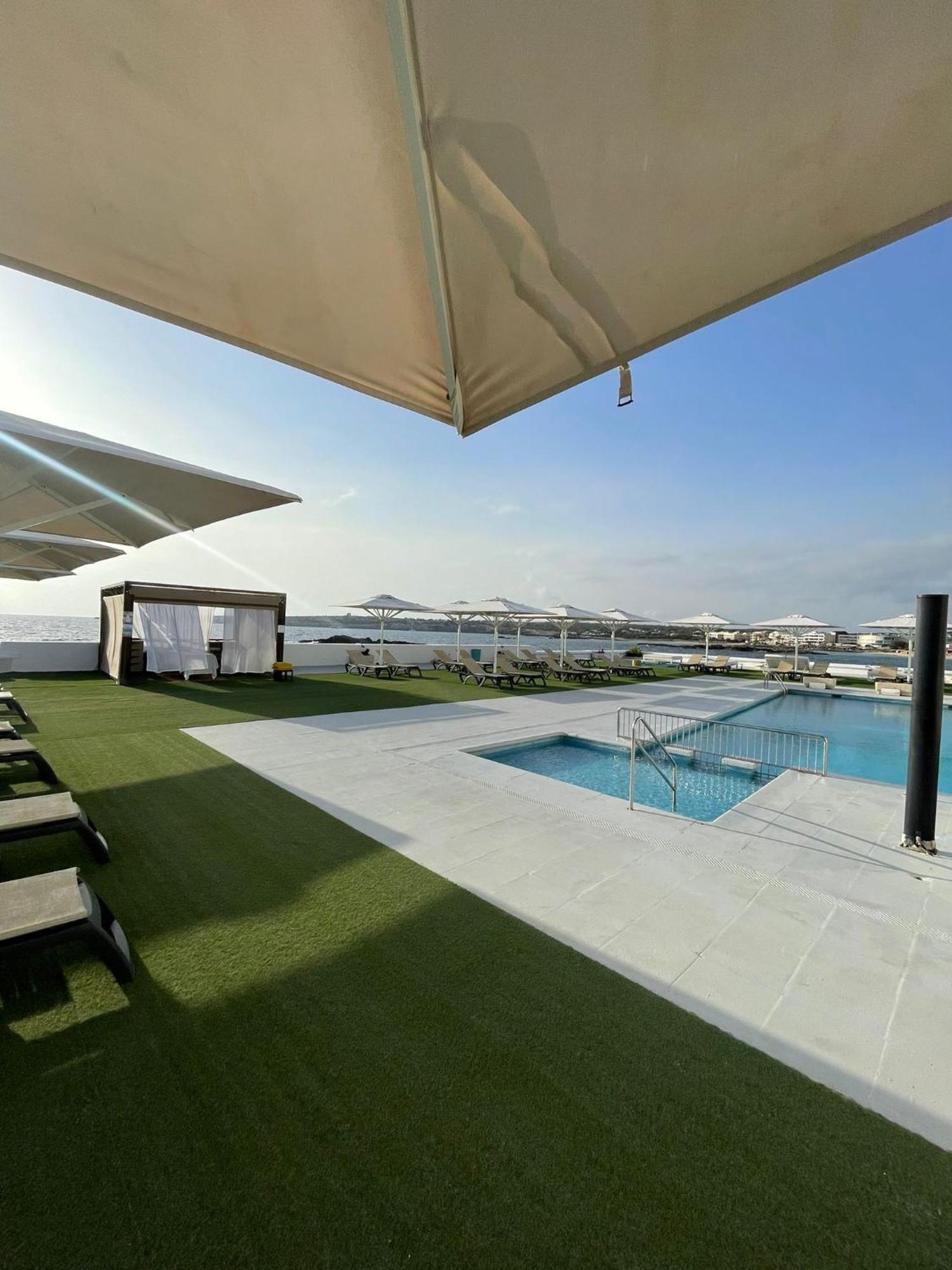 Hotel Roca Bella Es Pujols Luaran gambar
