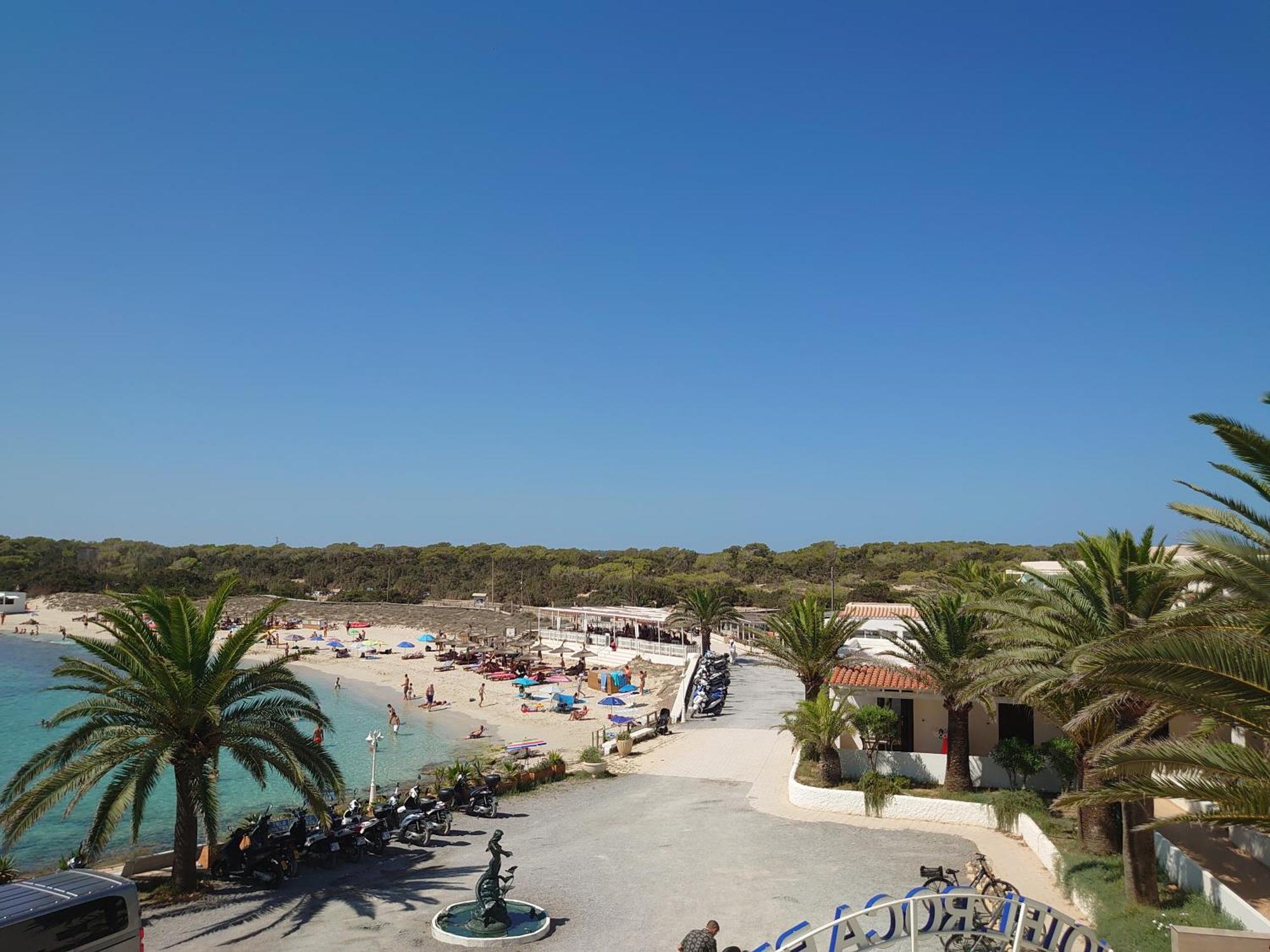 Hotel Roca Bella Es Pujols Luaran gambar