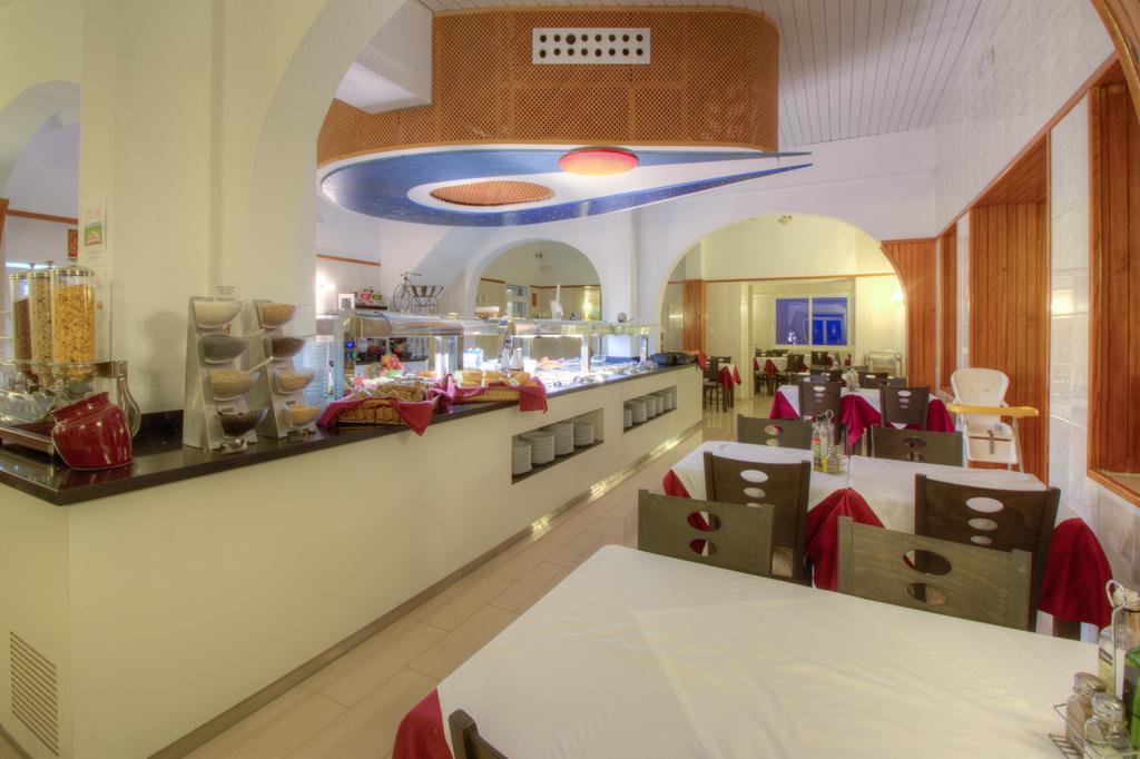 Hotel Roca Bella Es Pujols Luaran gambar